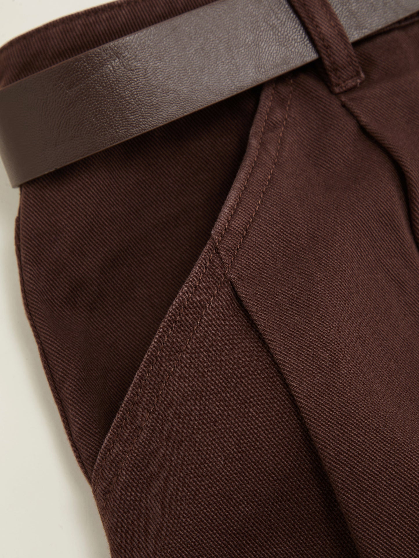 Denim Low Rise Pleated Wide Leg Jeans With Belt