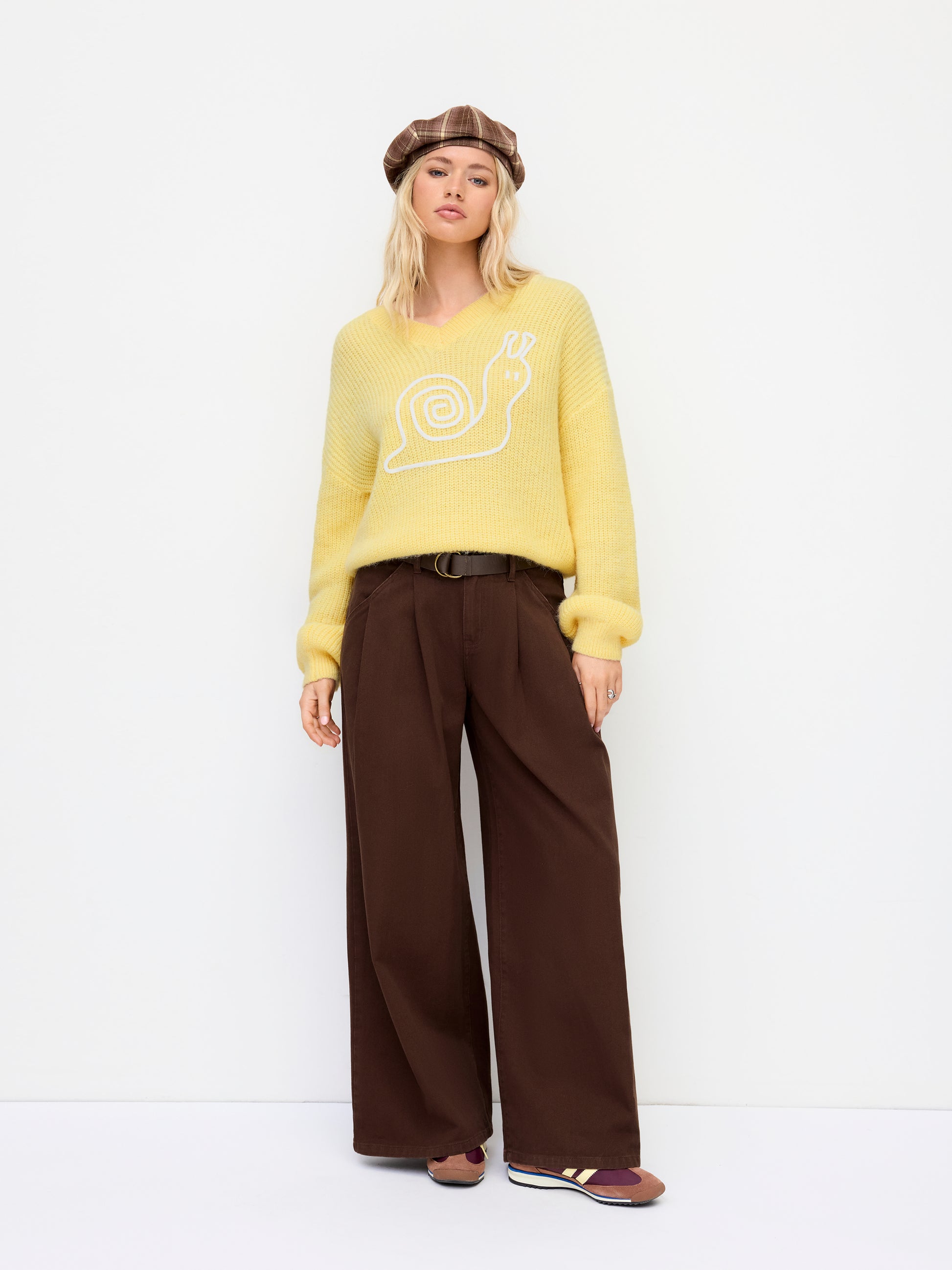 Denim Low Rise Pleated Wide Leg Jeans With Belt